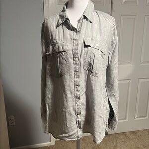 Banana Republic Light Gray Casual Button-Down Shirt
